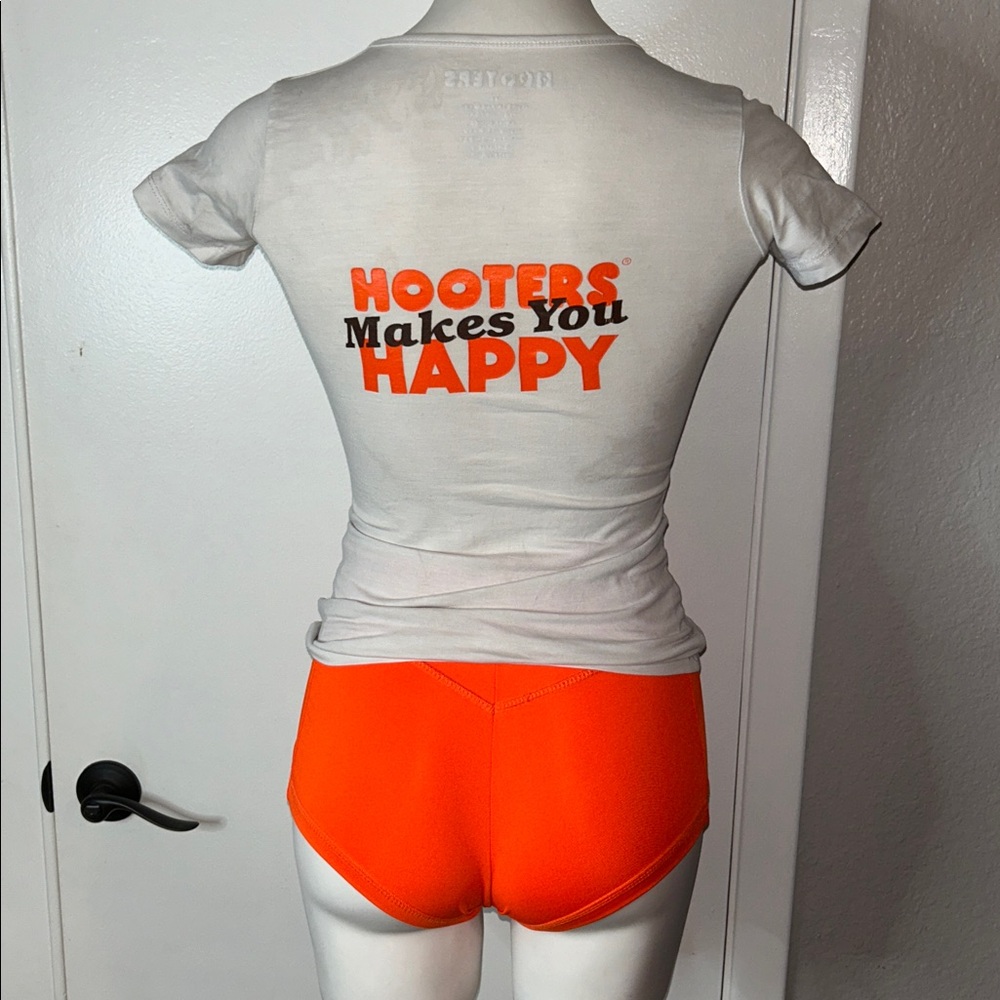 Hooters Uniform - image 3